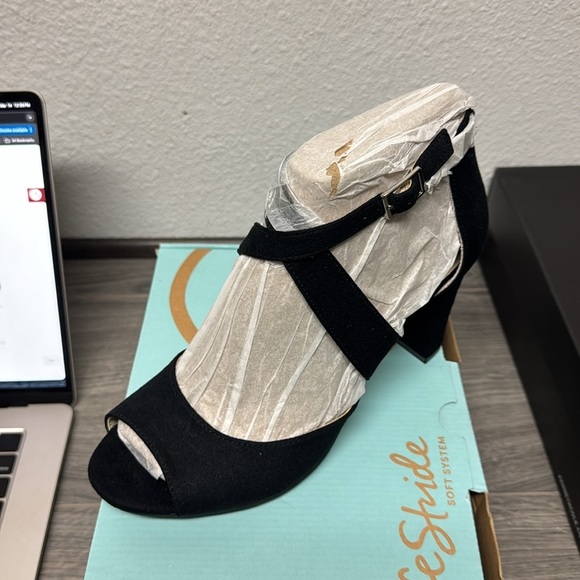 LifeStride Black Strappy Heels - Picture 4 of 7